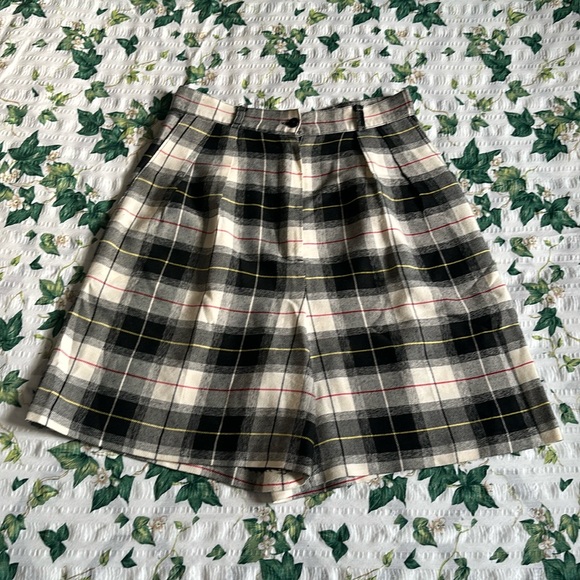 {VTG} Plaid Shorts - Picture 1 of 4